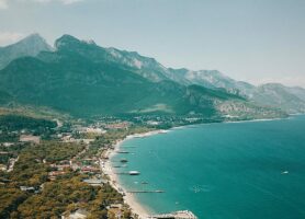 antalya-tatili-deniz-kenarı-plaj