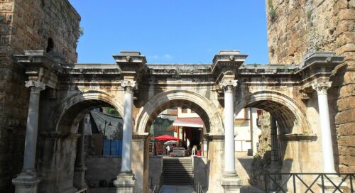 antalya kaleiçi hadrian kapısı